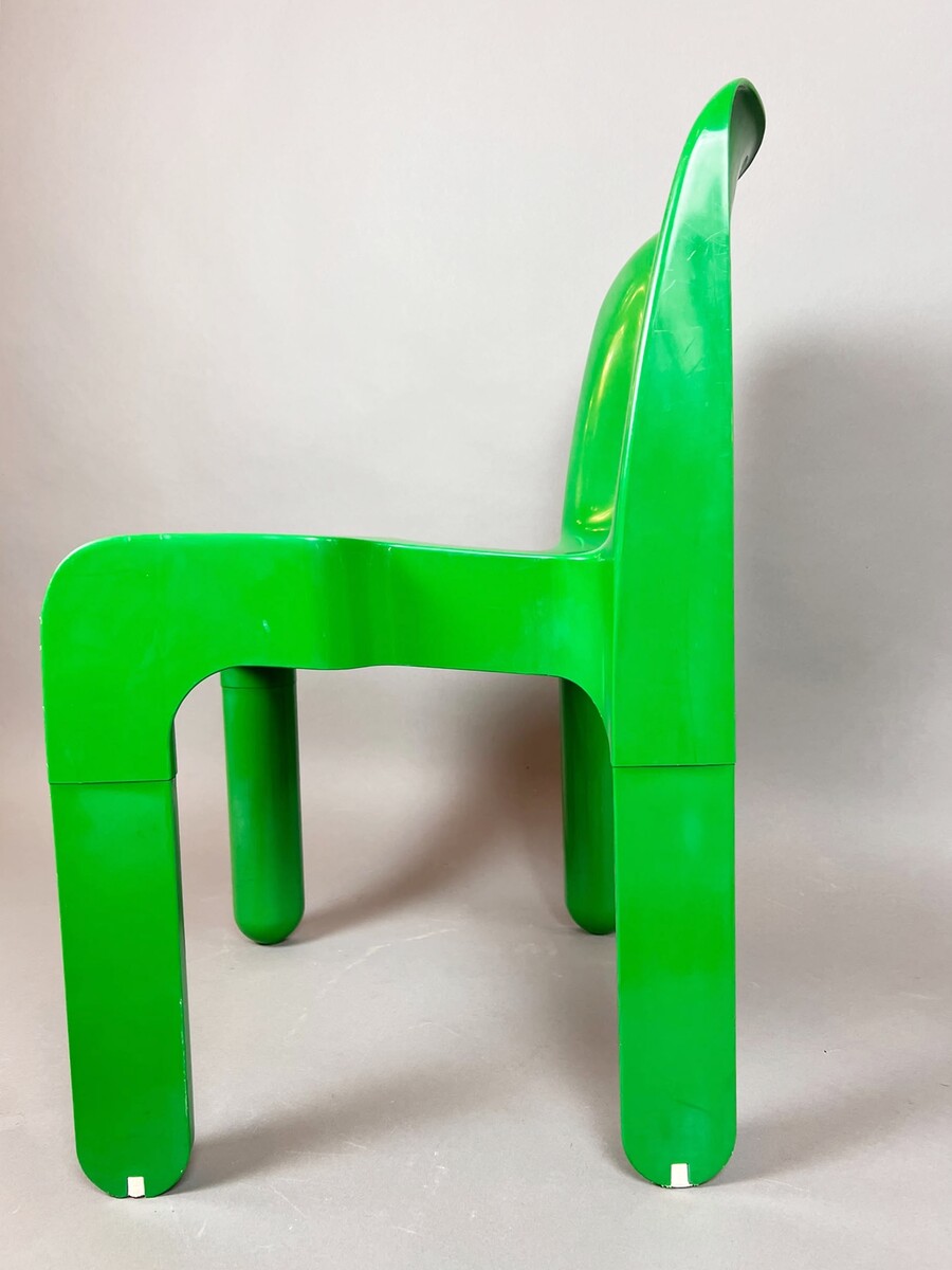 Pair of “Universale” chairs, model 4867, by Joe Colombo for Kartell, Italy, circa 1970