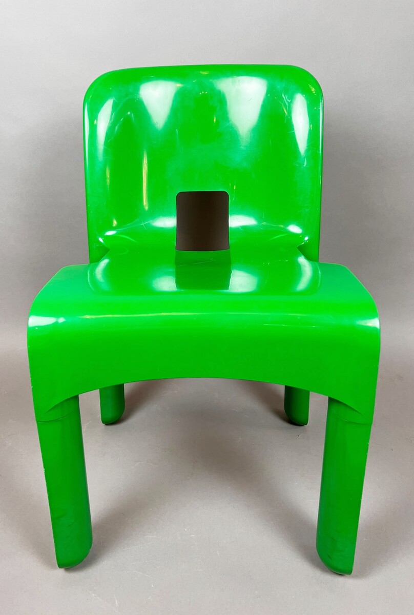 Pair of “Universale” chairs, model 4867, by Joe Colombo for Kartell, Italy, circa 1970