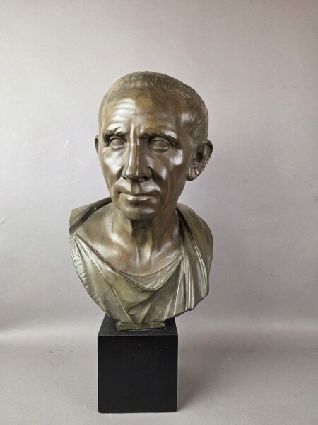 Plaster bust with bronze patina of 