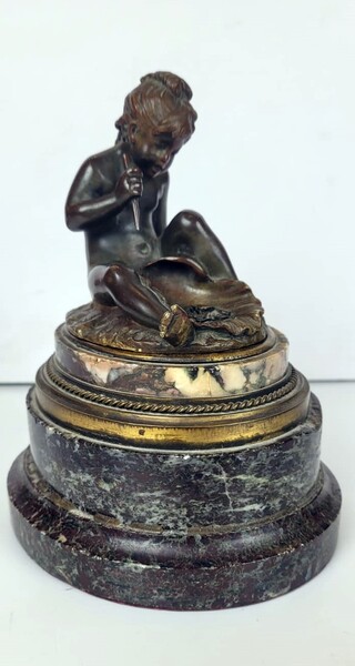 Pretty bronze with brown patina signed 