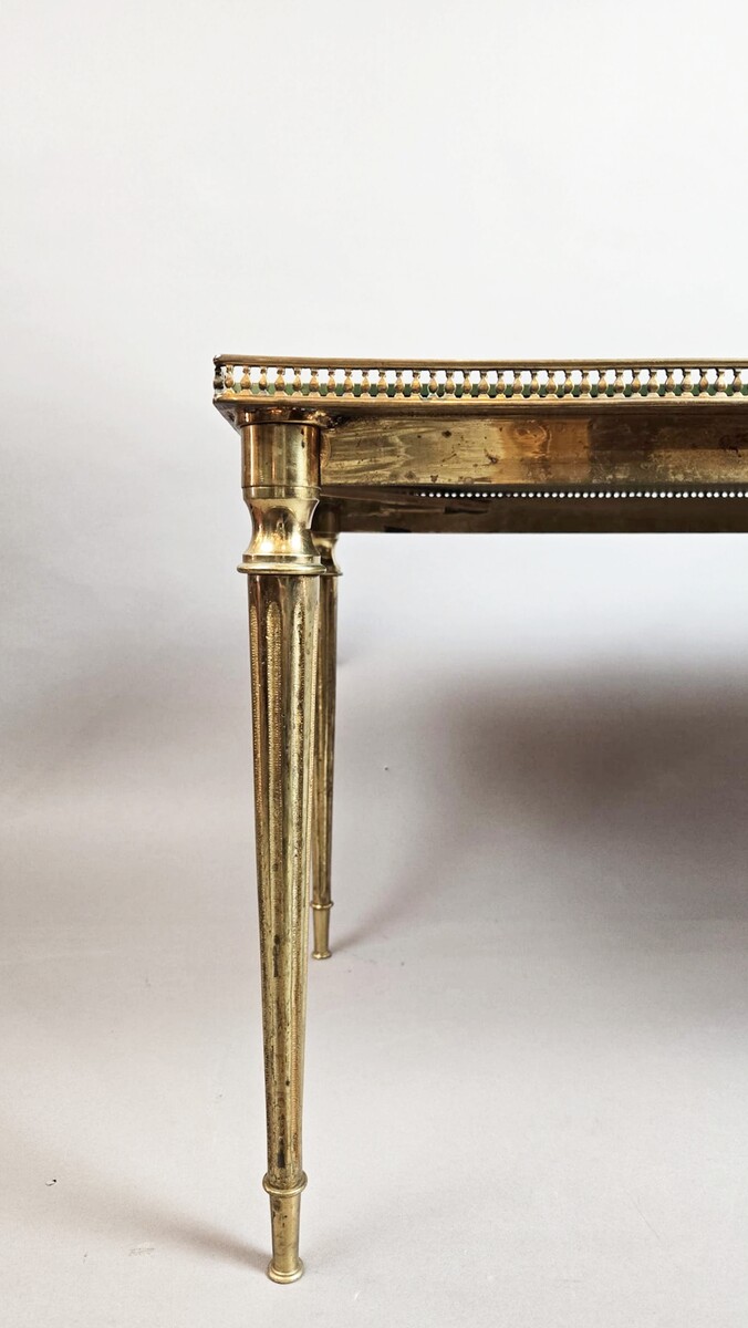 Rectangular coffee table in gilded brass