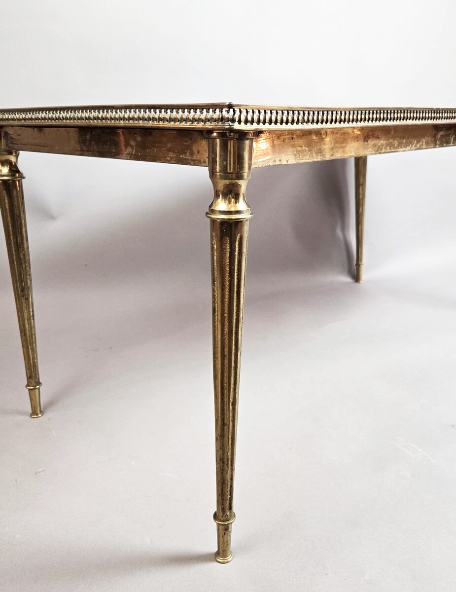 Rectangular coffee table in gilded brass