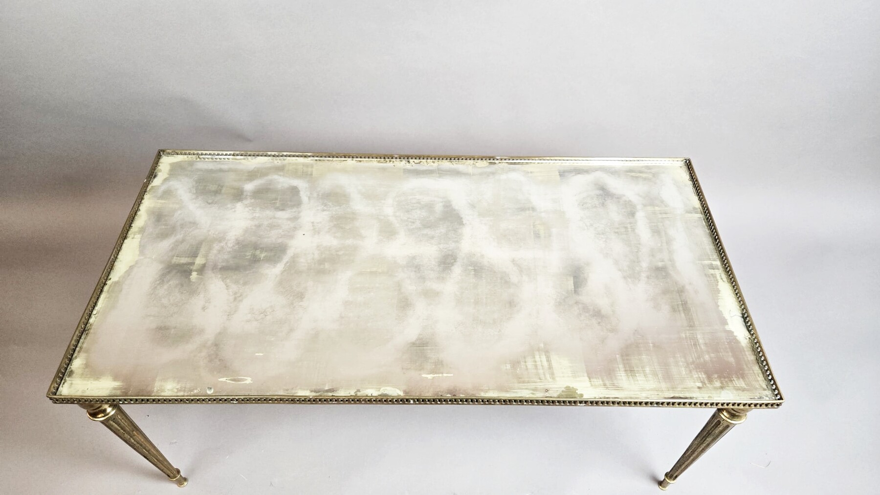Rectangular coffee table in gilded brass
