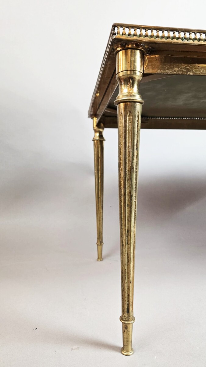 Rectangular coffee table in gilded brass