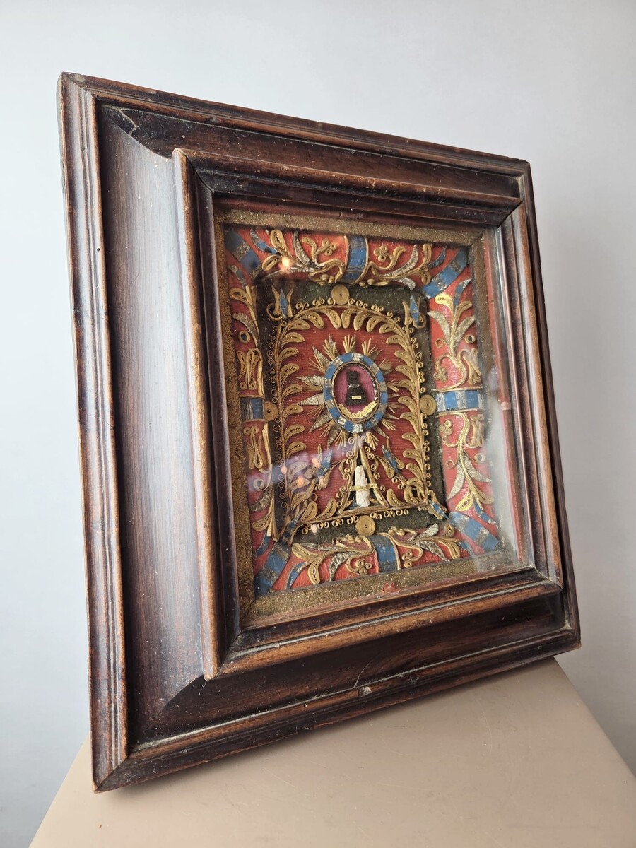 Reliquary frame with Agnus Dei and relics of Saint Mansuet – Italy, 18th century