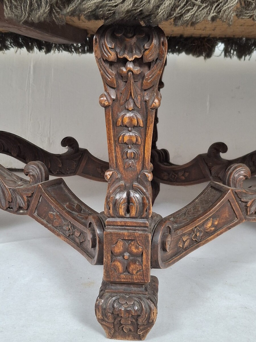 Renaissance-style sofa upholstered in tapestry, 19th century