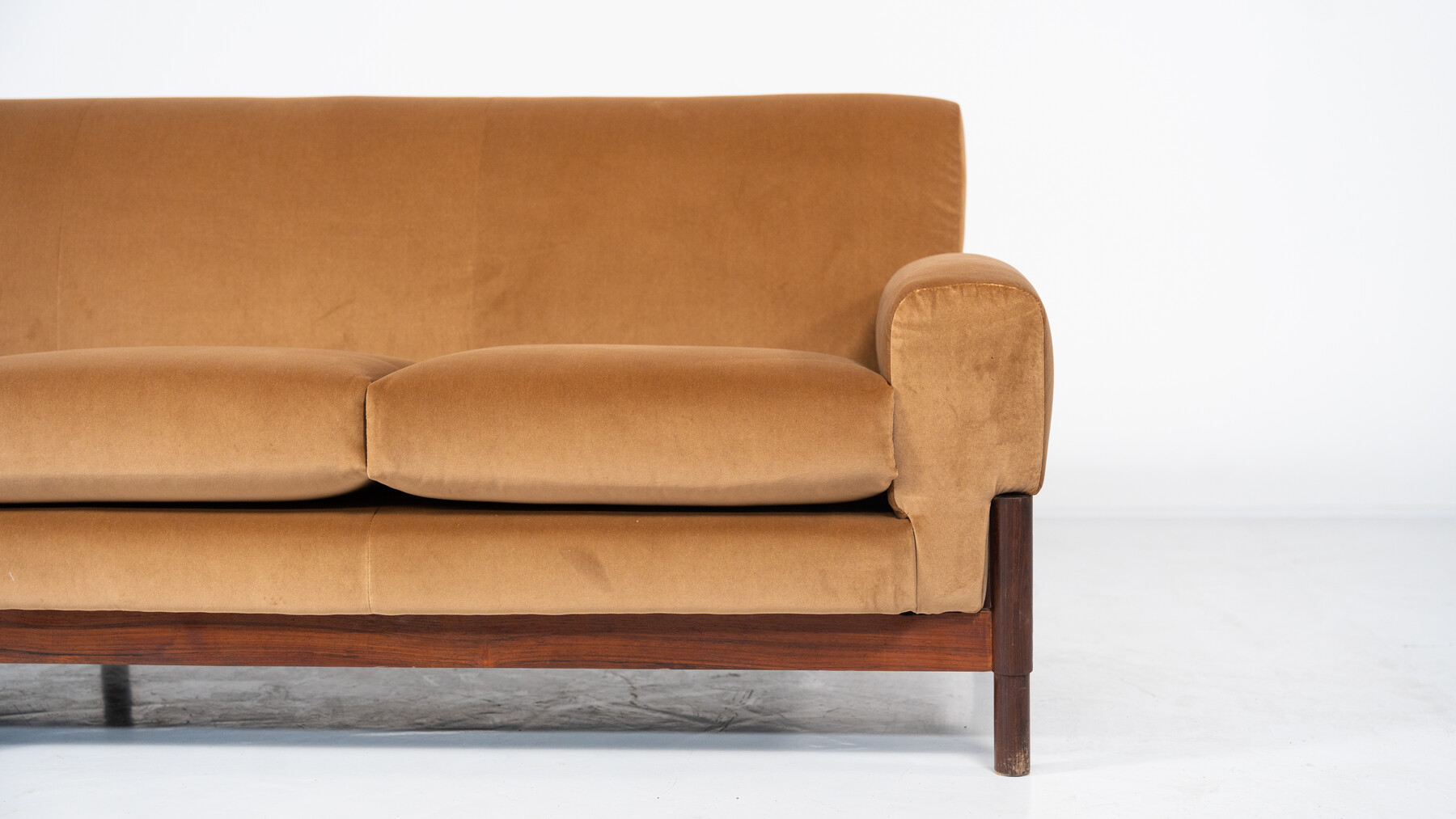 Saporiti, 4-seater sofa, new upholstery, Italy circa 1960