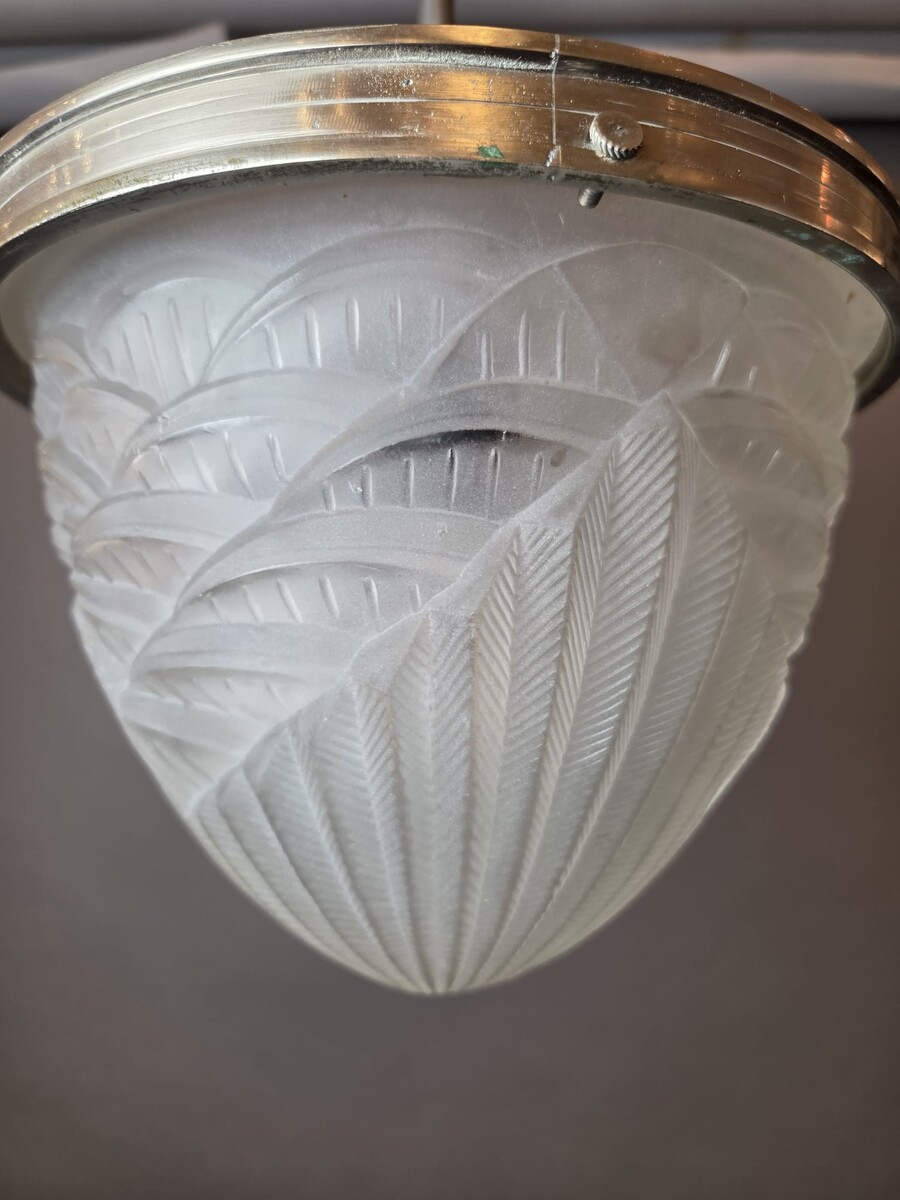 Schneider, ceiling light in pressed glass and nickel-plated frame, circa 1930