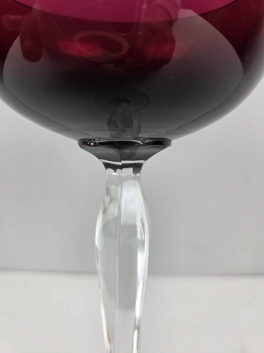 Set of 12 red-lined crystal glasses from Val Saint Lambert