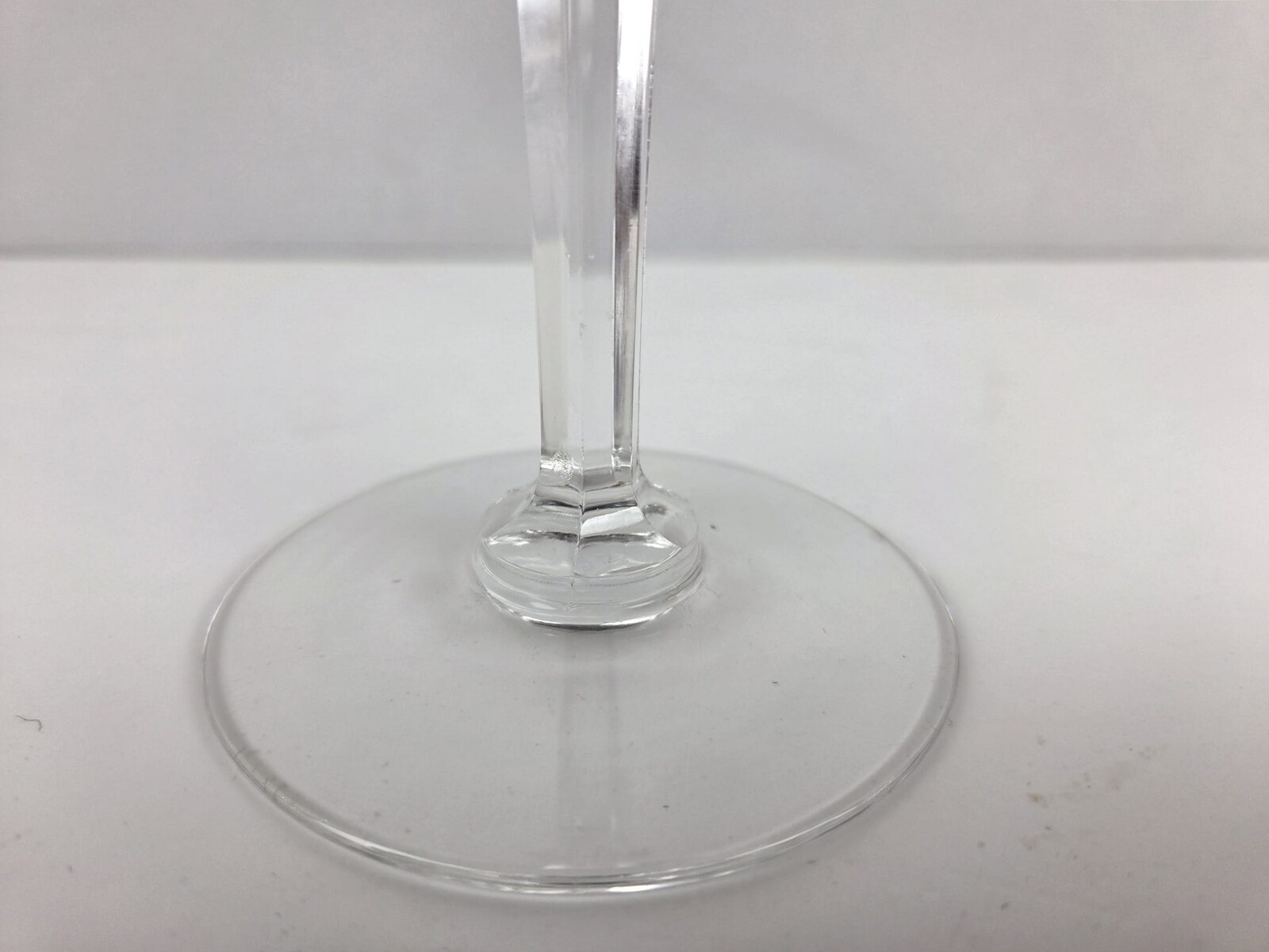Set of 12 red-lined crystal glasses from Val Saint Lambert
