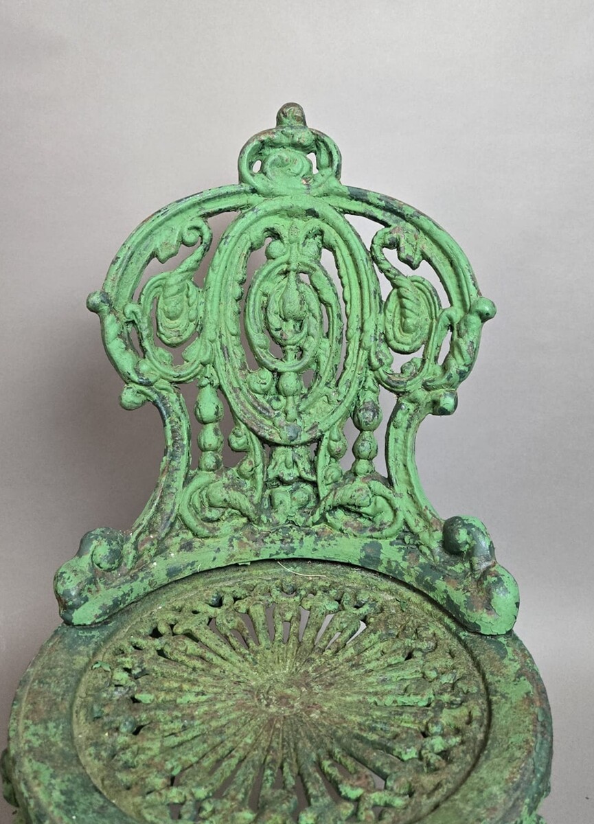 Set of 4 cast iron garden chairs