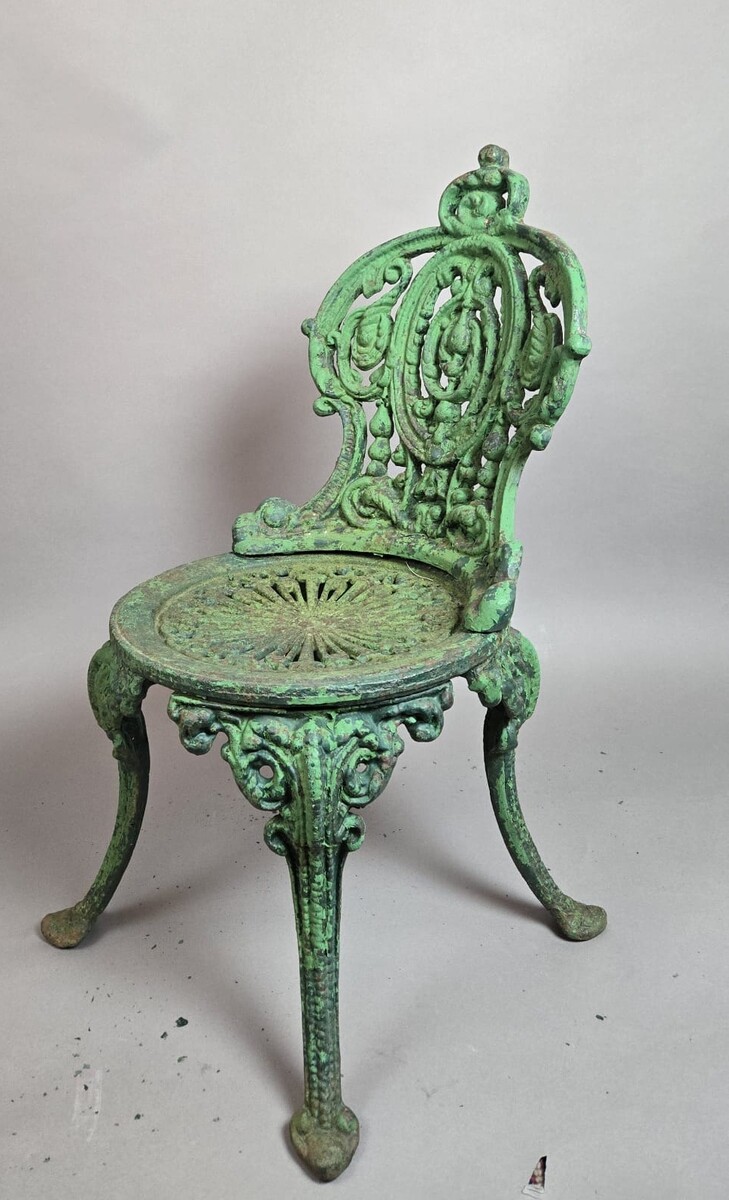 Set of 4 cast iron garden chairs