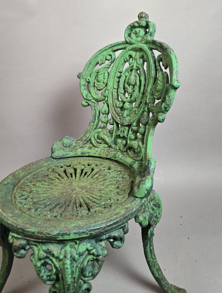 Set of 4 cast iron garden chairs