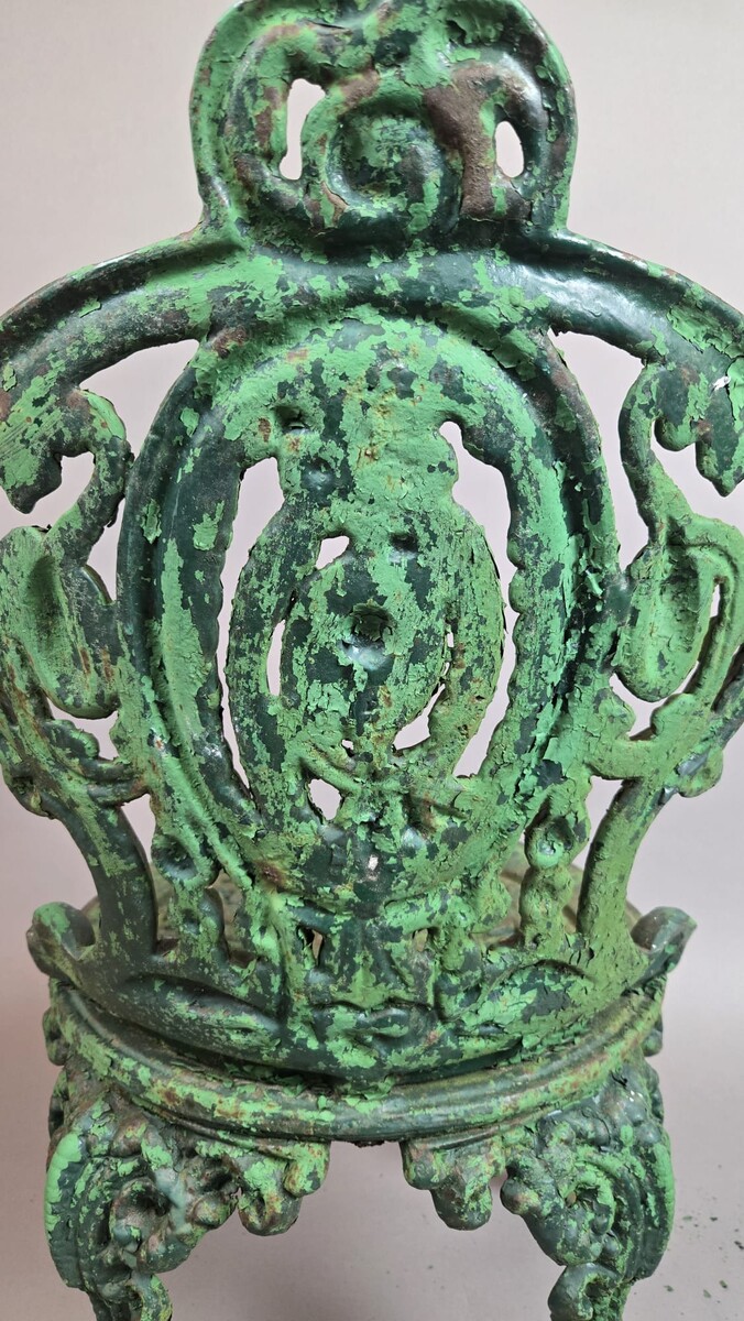 Set of 4 cast iron garden chairs