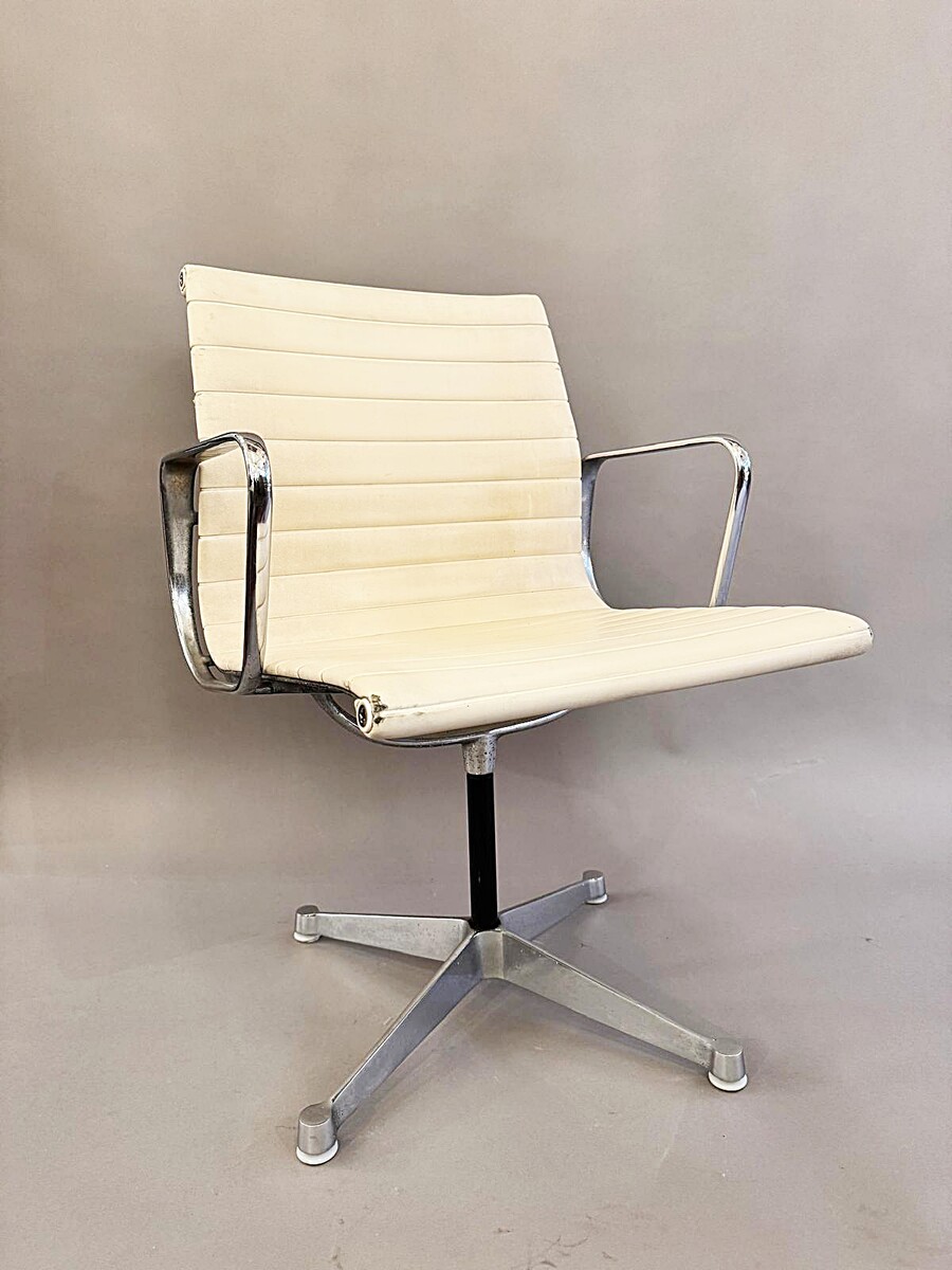 Set of 4 chairs by Charles & Ray Eames for Herman Miller, 1960s