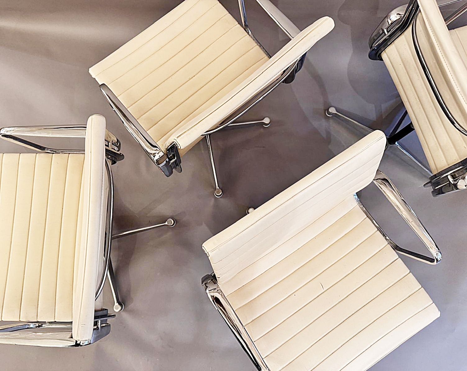 Set of 4 chairs by Charles & Ray Eames for Herman Miller, 1960s