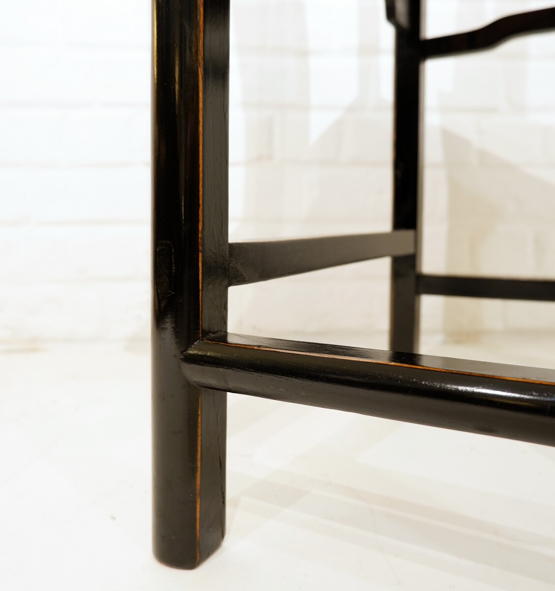 Set of 6 Chinese chairs in black lacquered wood