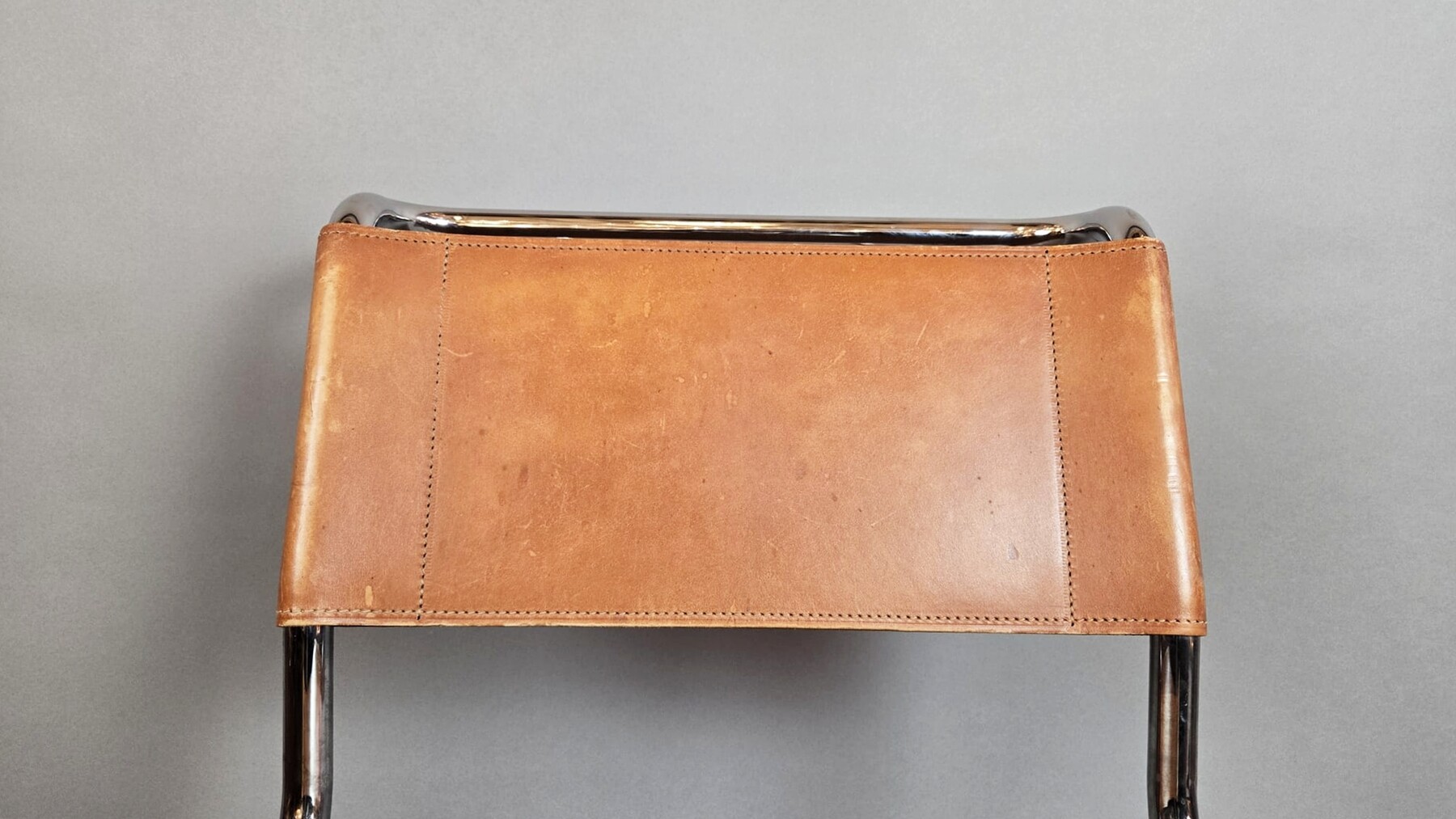 Set of 6 Thonet chairs in tubular metal, yellow leather seats.