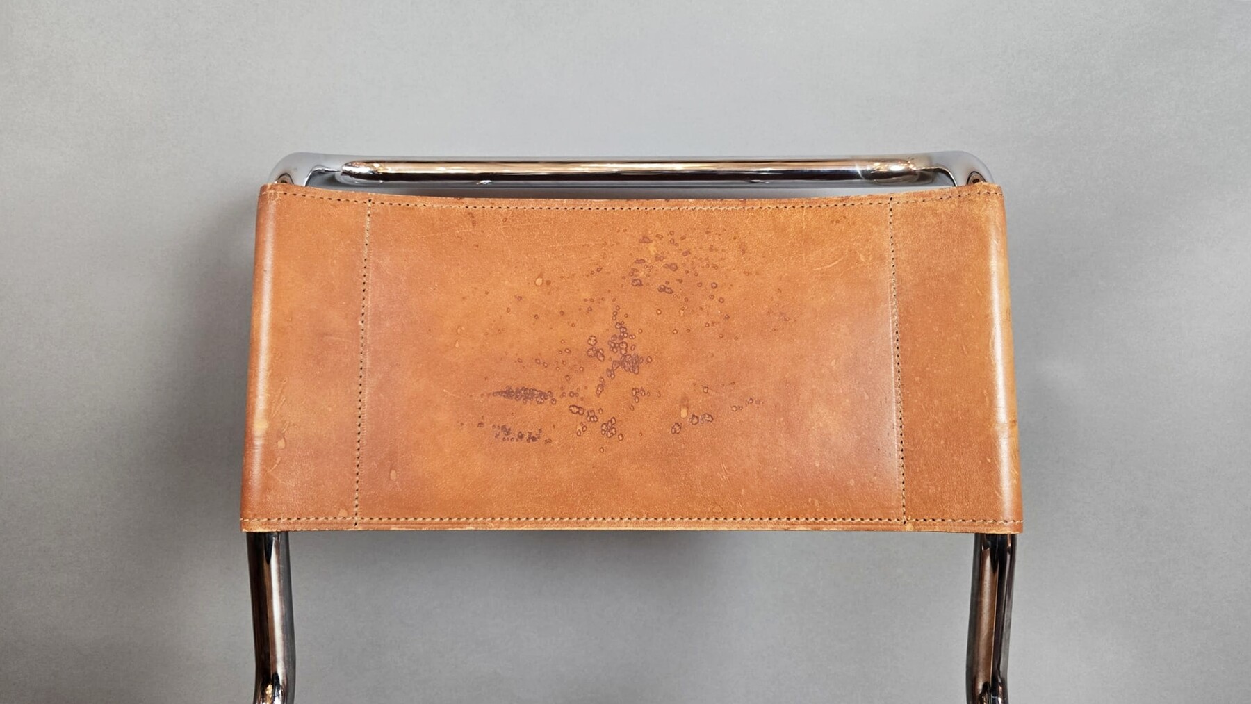 Set of 6 Thonet chairs in tubular metal, yellow leather seats.