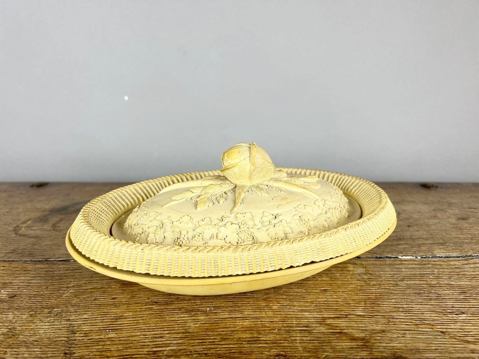 Set of three English ceramic oval terrines, Wedgwood, 19th century