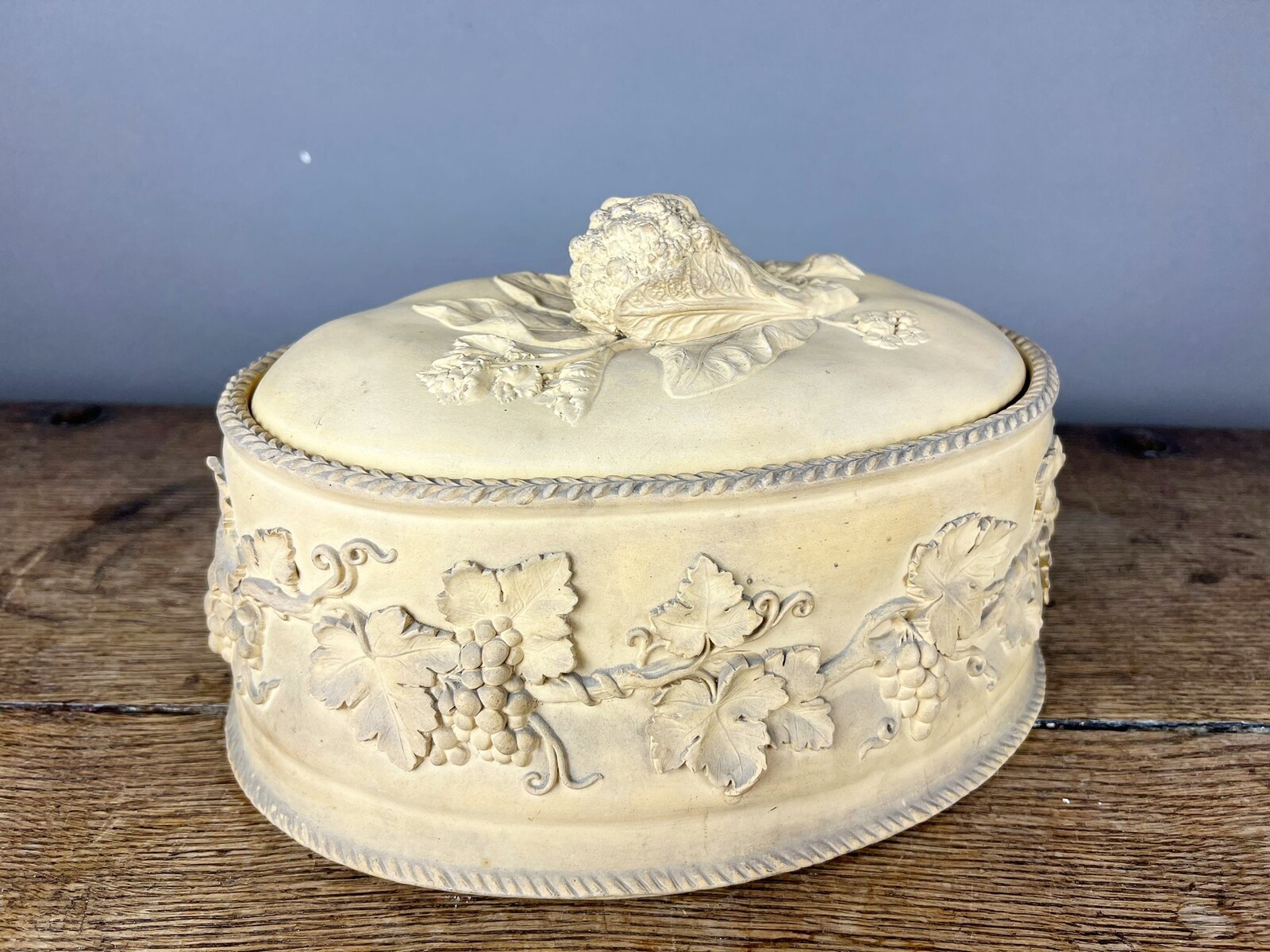 Set of three English ceramic oval terrines, Wedgwood, 19th century