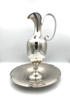 Silver ewer and tray (869gr) (492gr)
