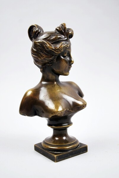 Small bronze bust by Villanis