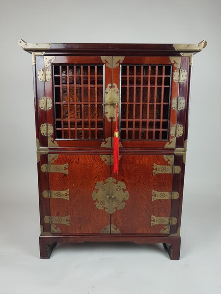 Small Chinese cabinet in exotic wood, 20th