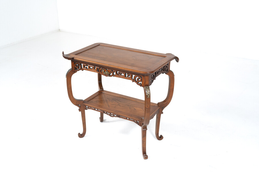 Small side table in the Viardot style
