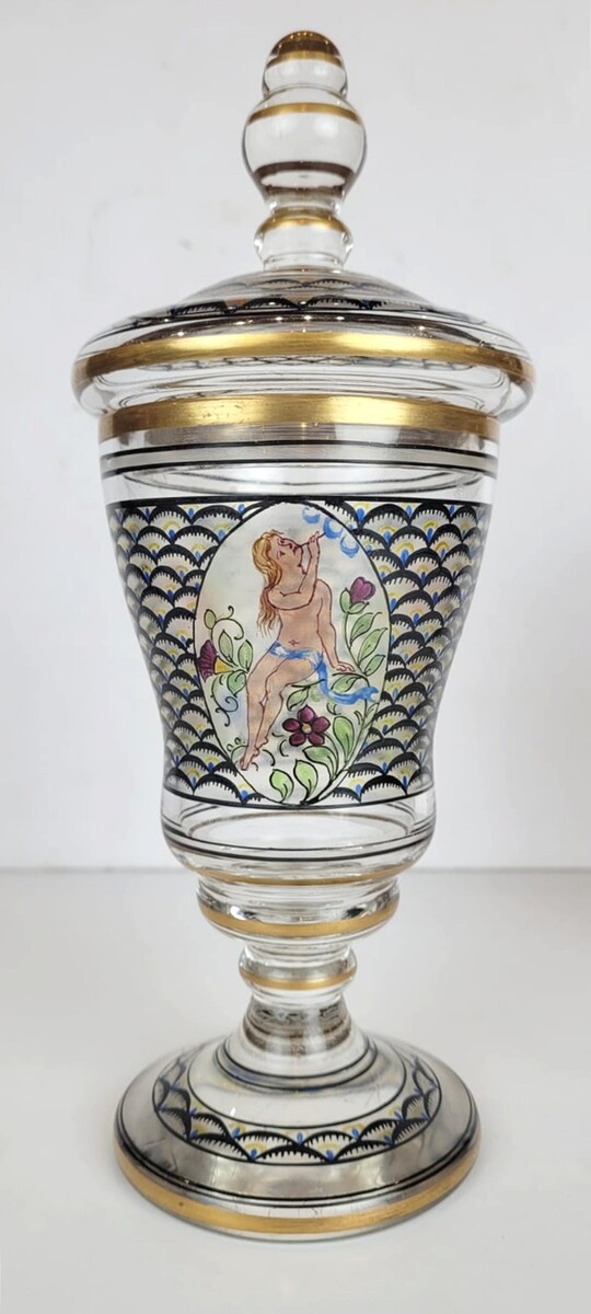 Steinchönau circa 1915 - decor of female musicians - 3 pieces with solid glass cover probably Adolf Beckerd
