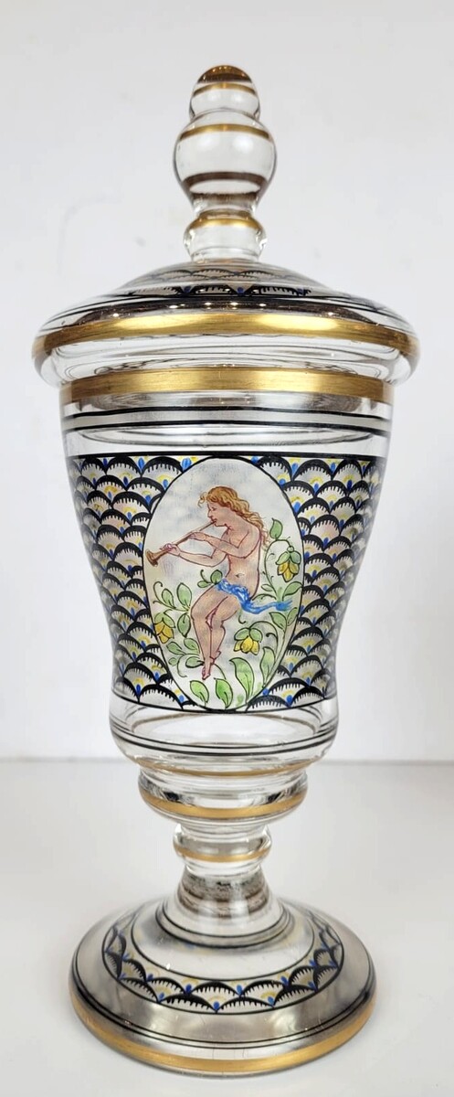 Steinchönau circa 1915 - decor of female musicians - 3 pieces with solid glass cover probably Adolf Beckerd