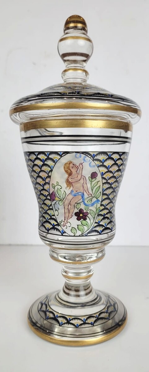 Steinchönau circa 1915 - decor of female musicians - 3 pieces with solid glass cover probably Adolf Beckerd