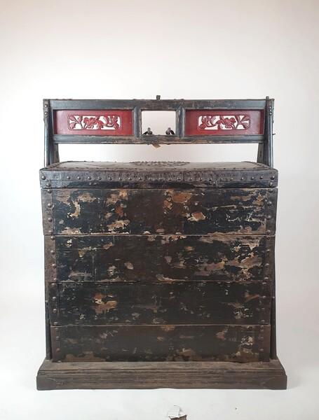 Storage chest - China late 18th century - Shanxi province