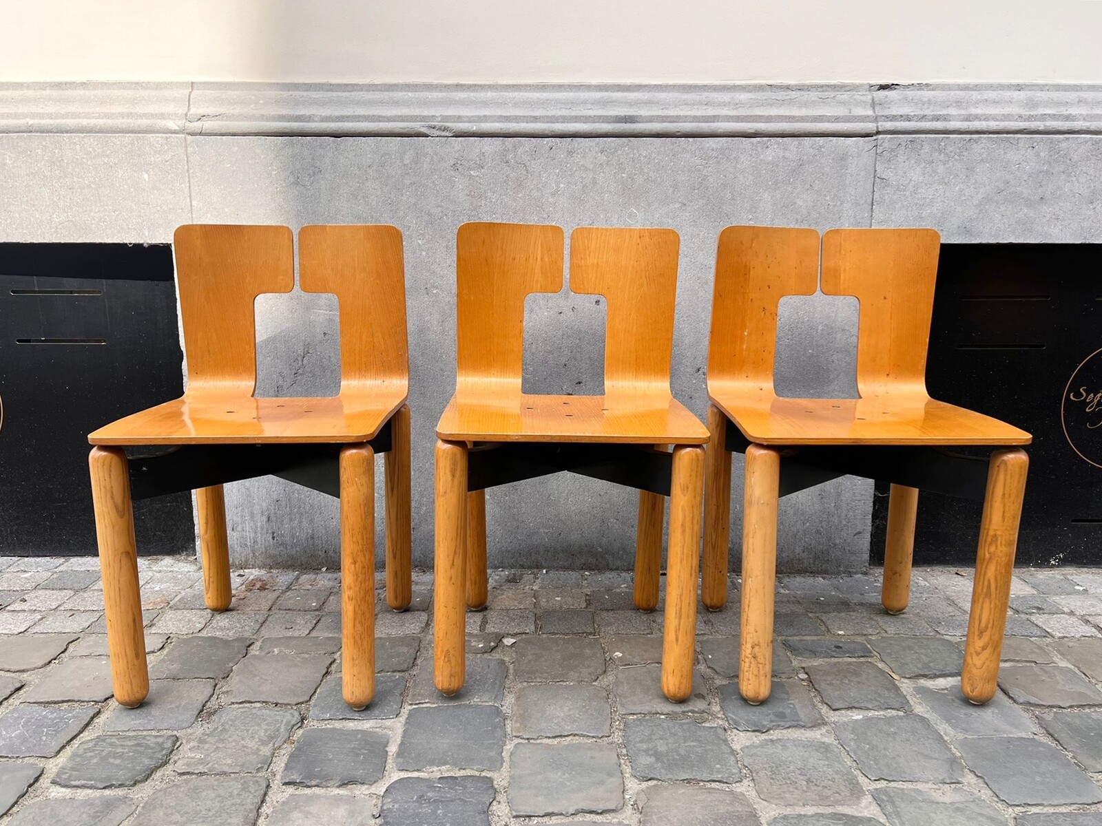 Suite of 6 chairs, wood with lacquered metal base, 1980s