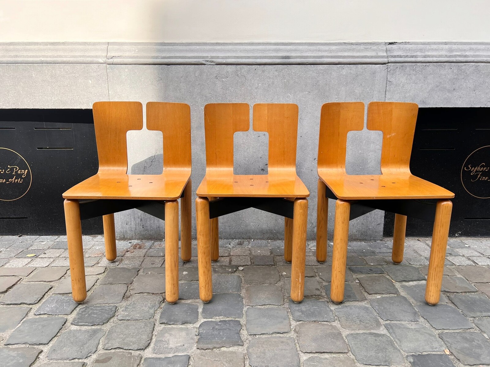 Suite of 6 chairs, wood with lacquered metal base, 1980s