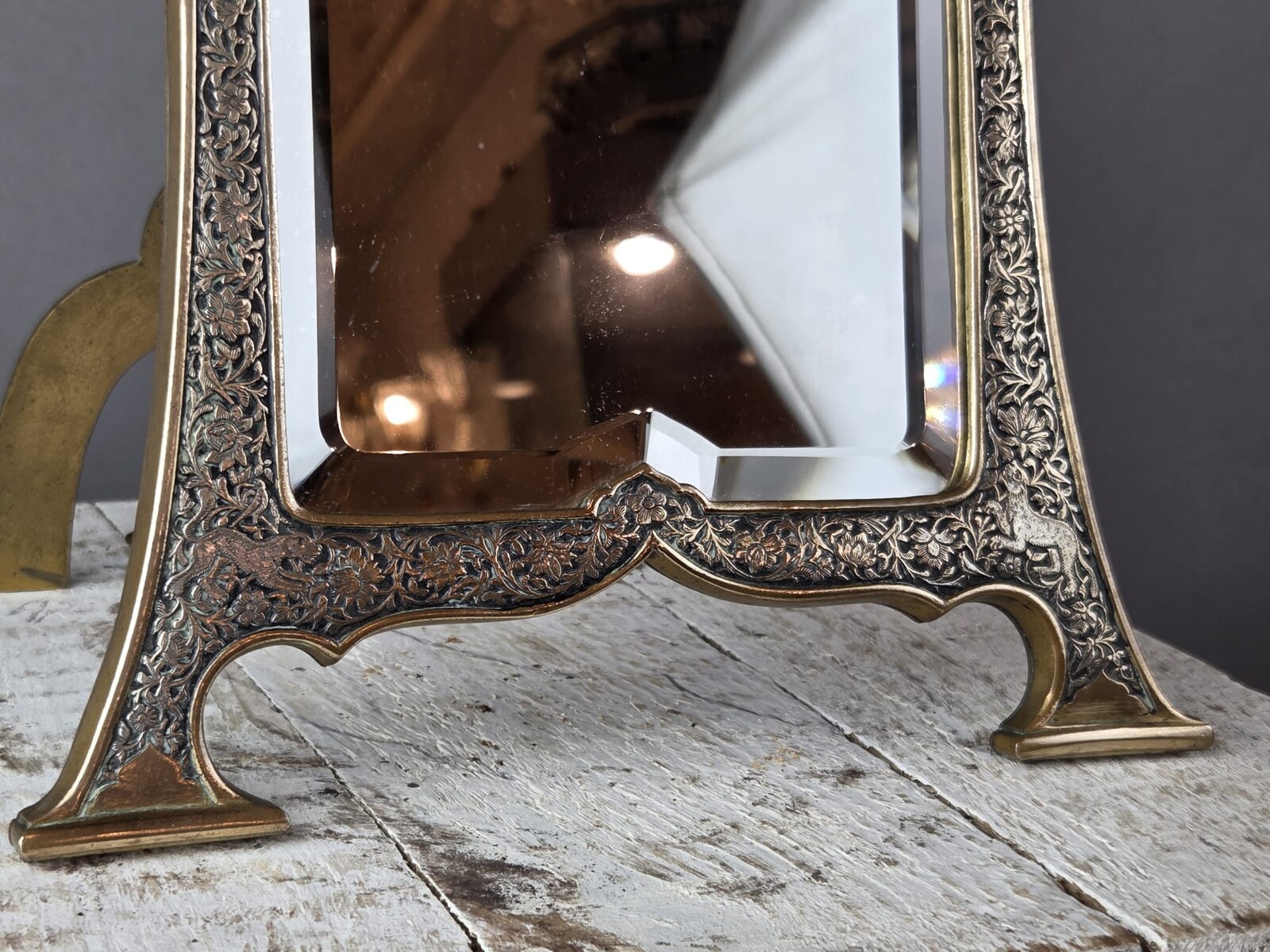 Susse Frères Paris, finely chiseled copper mirror