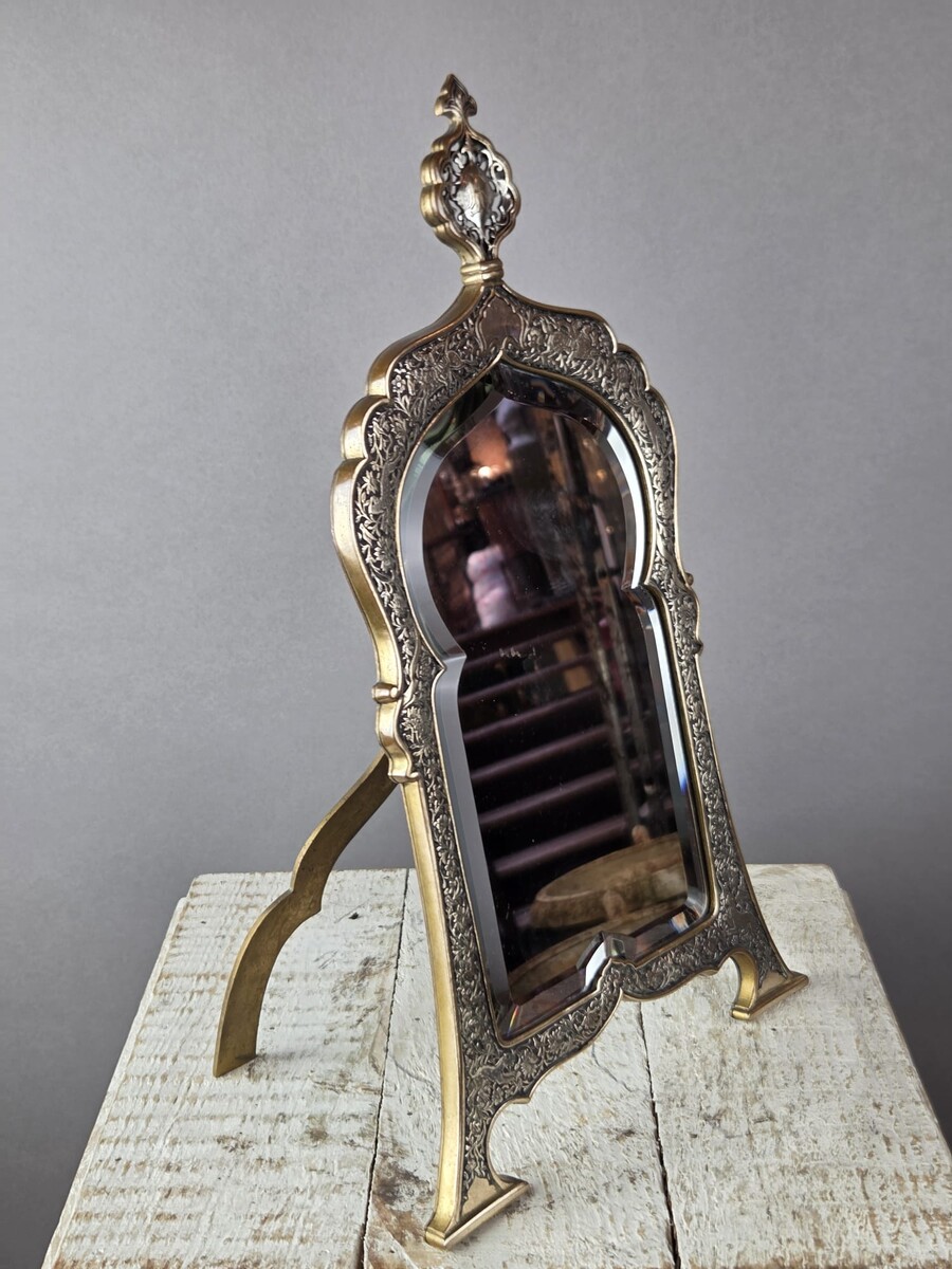 Susse Frères Paris, finely chiseled copper mirror