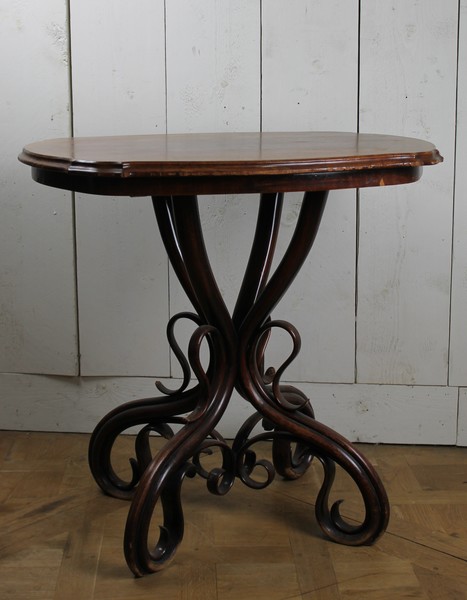 Thonet pedestal table