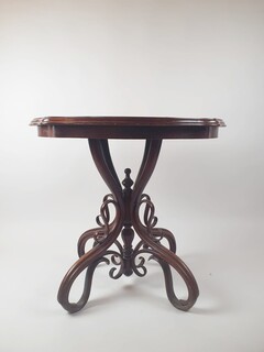 Thonet pedestal table in curved and stained beech, circa 1920