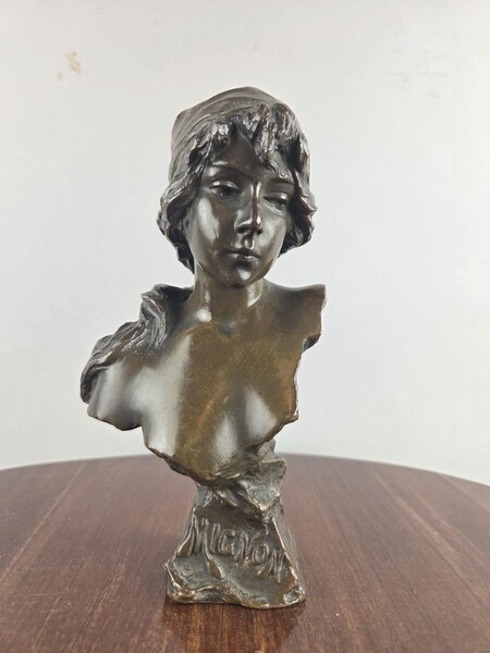 Villanis, small bronze bust with brown patina 