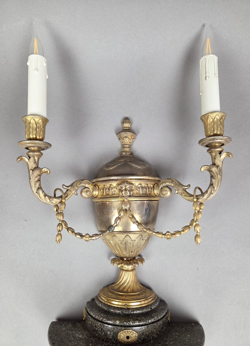Wall lamp in bronze and brass and painted wood