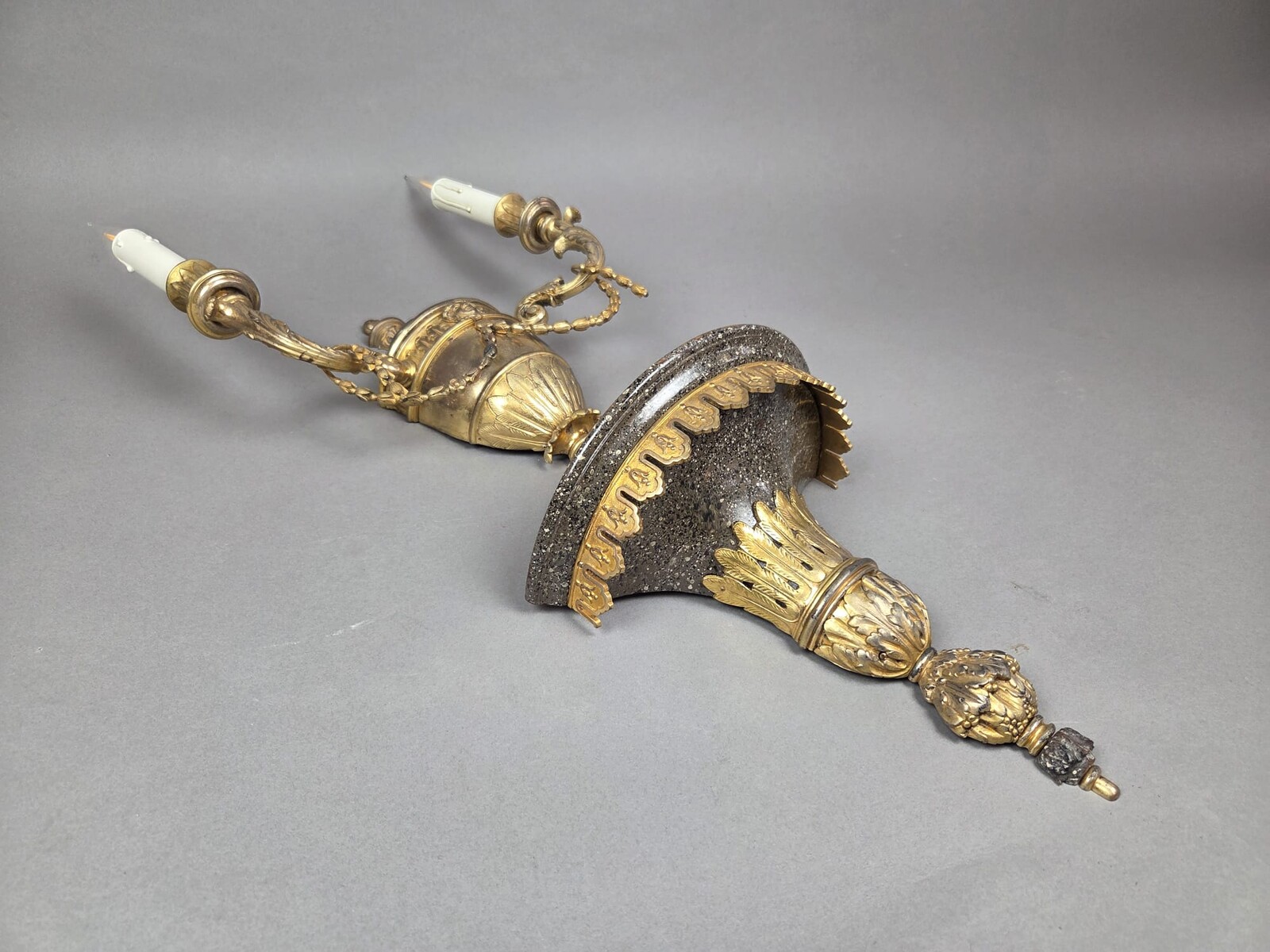 Wall lamp in bronze and brass and painted wood