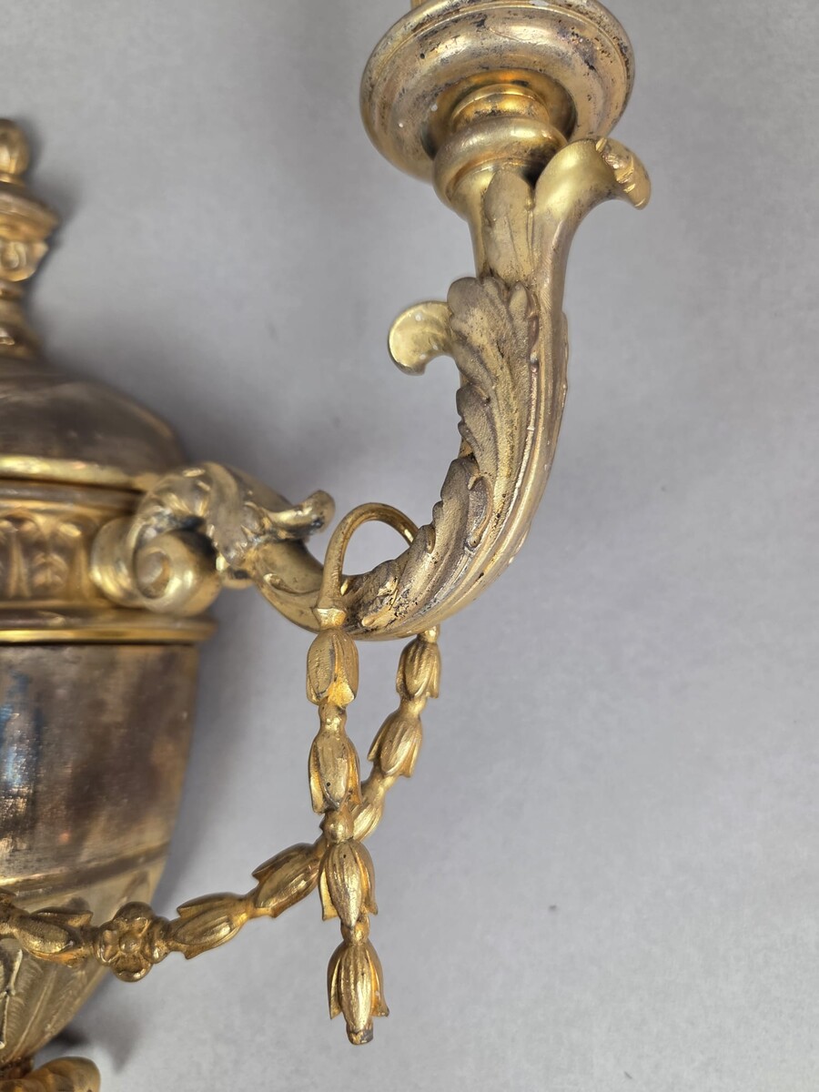 Wall lamp in bronze and brass and painted wood