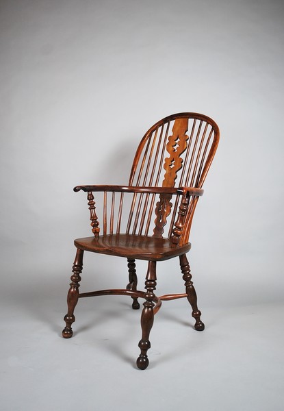 Windsor armchair, model Hoop Back, late 18th C.