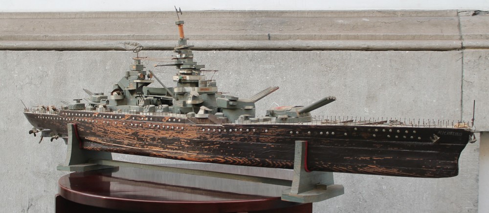 Wooden model 